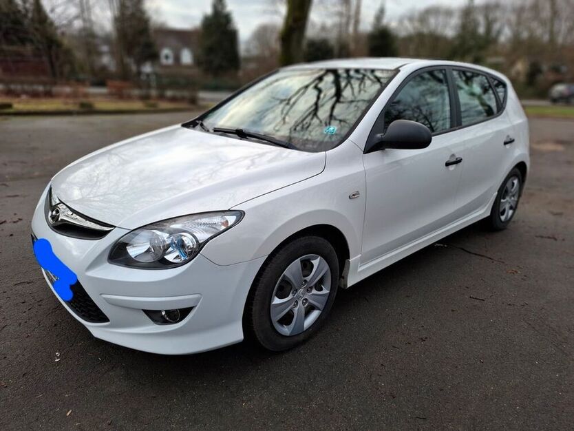 i30