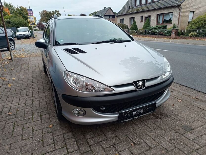 Peugeot 206 153.000 km 2.200 € Blender 27337