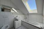 Wohnen und Arbeiten - Große Wohnung mit separatem Büro oder Gästeapartment in Nittendorf! 5 zimmer