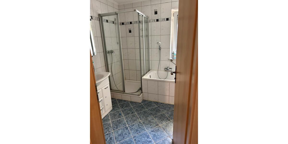 Etagenwohnung Tacherting - 4 Zimmer, 85 m&sup2;, 1.000&euro; | Angebot:26350699