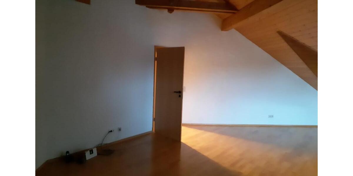 Dachgeschoßwohnung Volkertshausen - 2.5 Zimmer, 70 m&sup2;, 250.000&euro; | Angebot:26889109