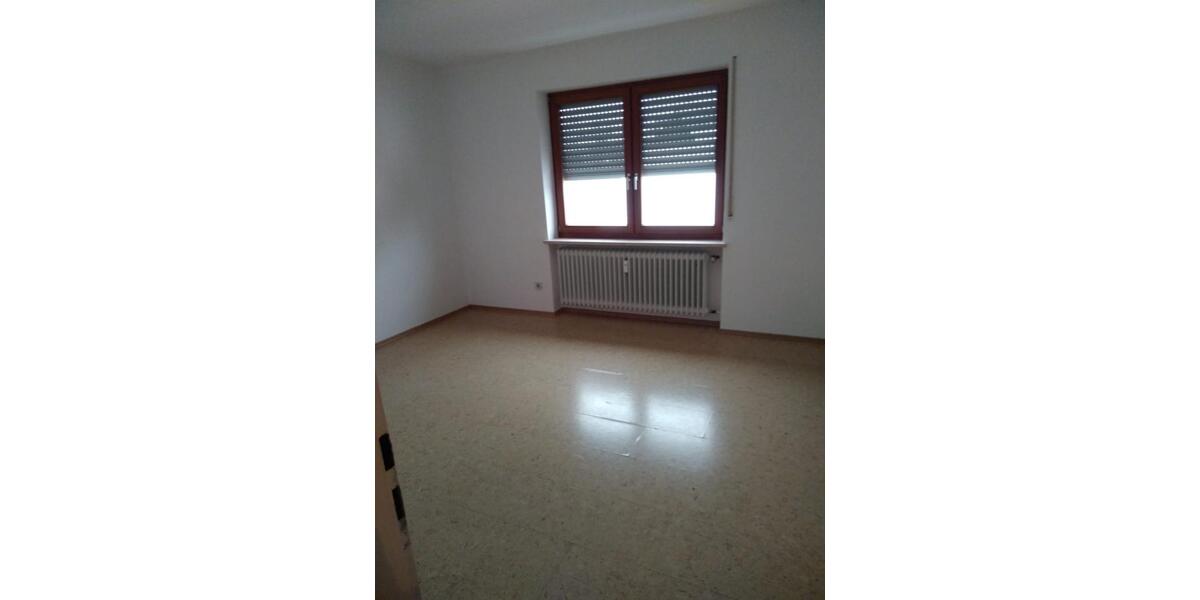 Etagenwohnung Laaber - 5 Zimmer, 110 m&sup2;, 750&euro; | Angebot:24827219