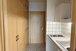Im Herzen von Dresden: 1-Zi.-Apartment + Balkon, Einbauküche, Duschbad, Aufzug - kurze Wege zur Uni