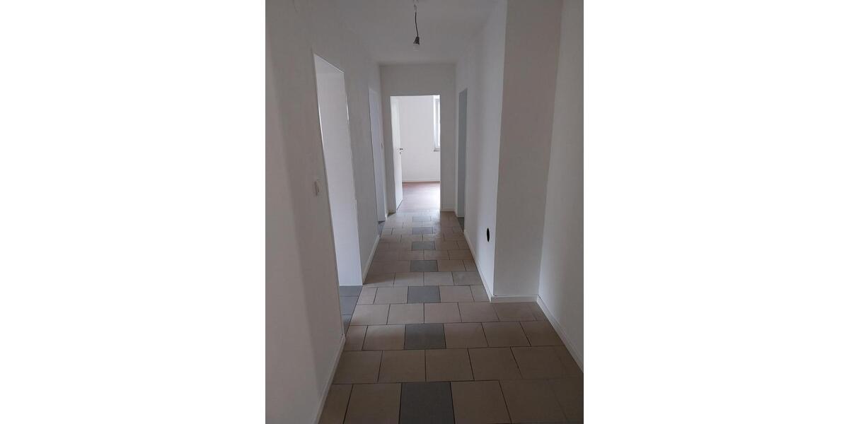 Etagenwohnung Lappersdorf - 3 Zimmer, 80 m&sup2;, 1.100&euro; | Angebot:25546638