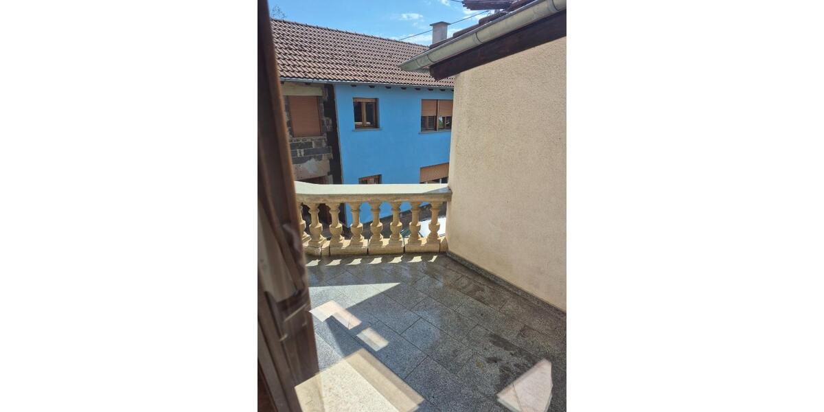 Etagenwohnung Saarbrücken West - 4 Zimmer, 95 m&sup2;, 700&euro; | Angebot:26424978