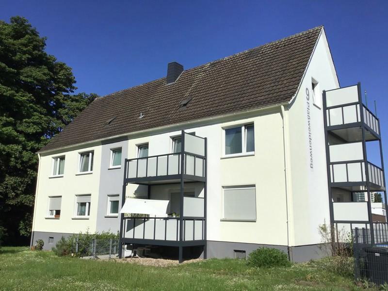 Stop! Individuelle 2-Zimmer-Wohnung mit Balkon!
