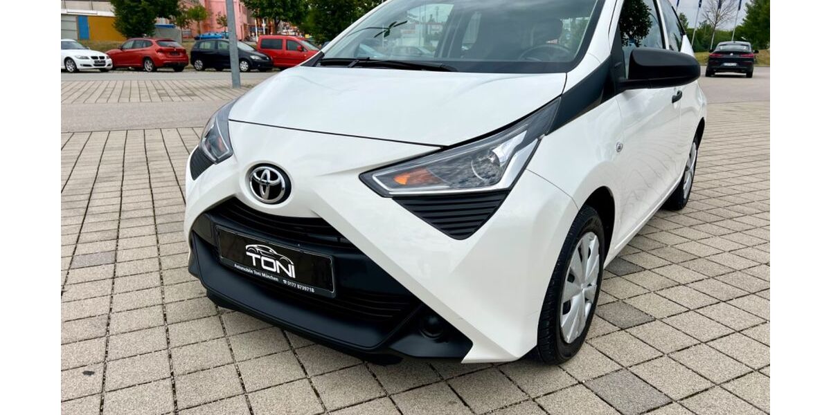 Toyota Aygo (X) 71.145 km 8.900 &euro; München 81243