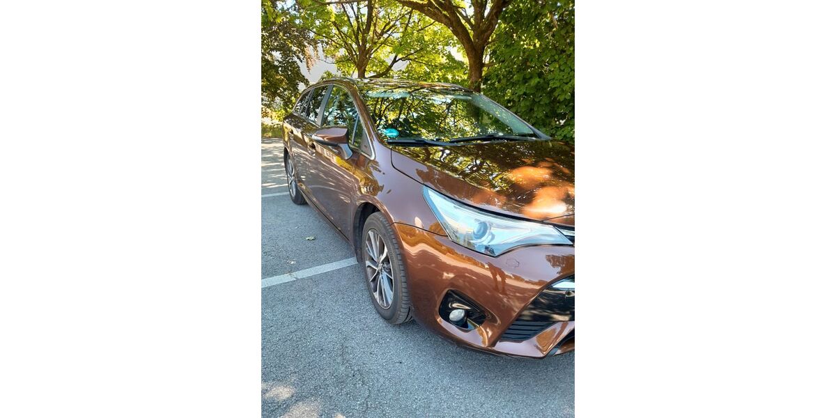 Toyota Avensis 208.825 km 6.700 &euro; Wülfrath 42489