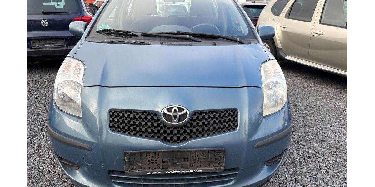 Toyota Yaris 320.000 km 1.350 &euro; Ochtendung 56299
