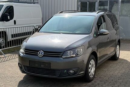 VW Touran 216.000 km 4.950 &euro; Würselen 52146