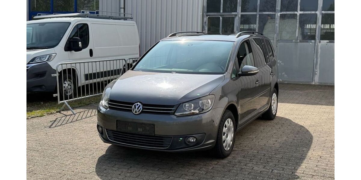 VW Touran 216.000 km 4.950 &euro; Würselen 52146