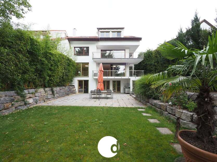 Haus zum Kaufen in Stuttgart 2.250.000 € 378 m² 9 zimmer