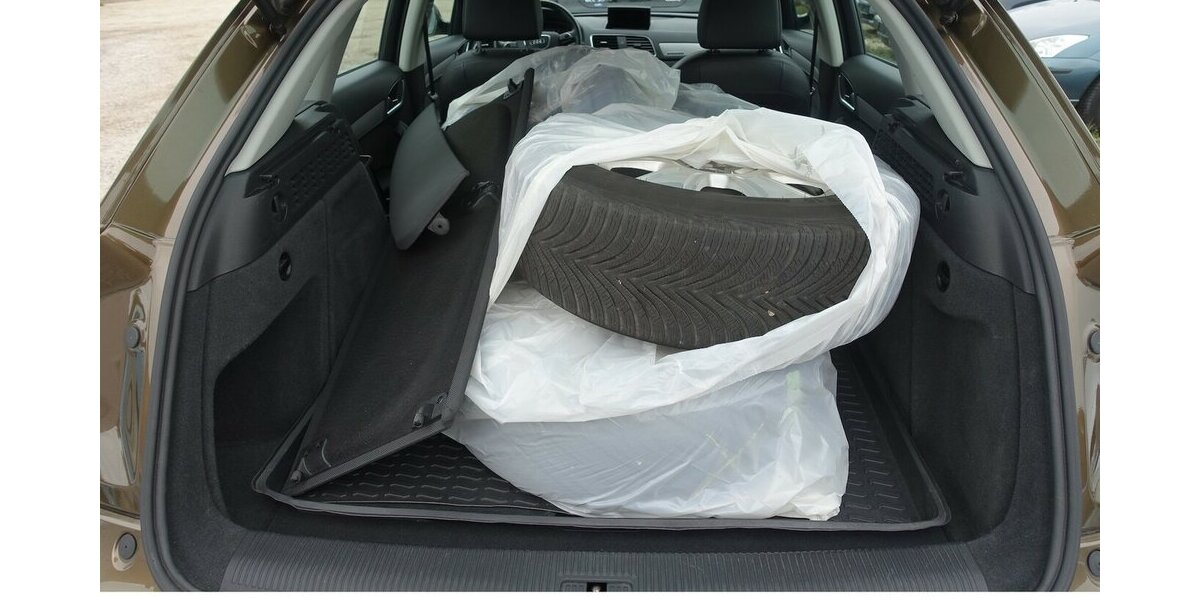 Audi Q3 2.0 TDI quattro Bi-Xenon Navi PDC S-Line 8x Alu 121.000 km 16.950 &euro; Neumarkt/OPf 92318