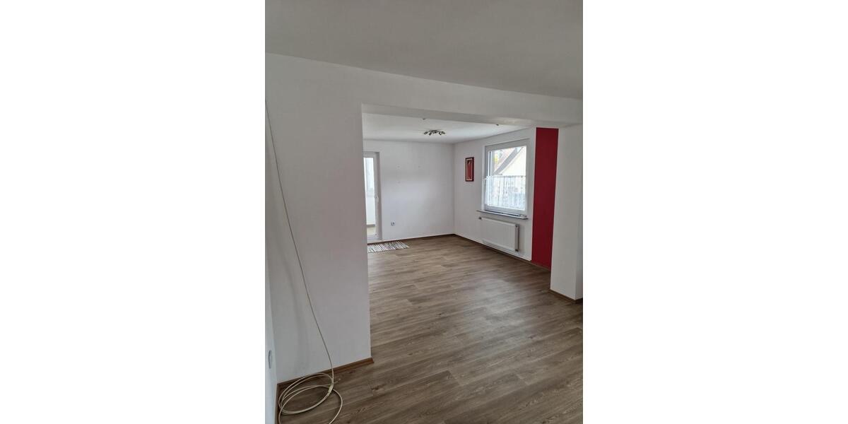 Etagenwohnung Lennestadt - 4 Zimmer, 100 m&sup2;, 700&euro; | Angebot:26317760