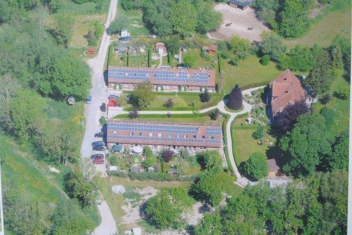 Gutshof am kleinen Kreidebruch mit vierzehn Mietern Zehn Einfamilienreihenmittelhäusern auf der Insel Rügen Wohnparadies und Ferienparadies 4 zimmer