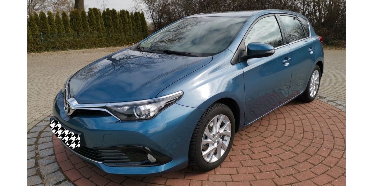 Toyota Auris 85.000 km 10.750 &euro; Bargteheide 22941
