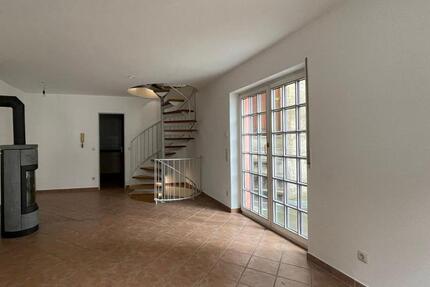 Einfamilienhaus mit einzigartigem Turmzimmer und zwei Terrassen zimmer