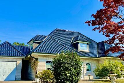 Haus Cloppenburg - 6 Zimmer, 219 m&sup2;, 1.800&euro; | Angebot:25935012