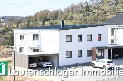 Neuwertige 3-Zimmer-Wohnung mit großem Balkon und Carport-Stellplatz in Ortsrandlage von Velburg