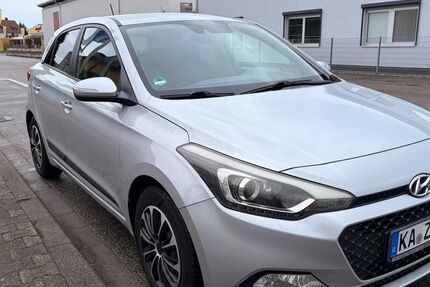 Hyundai i20 81.000 km 10.100 &euro; Karlsruhe 76187