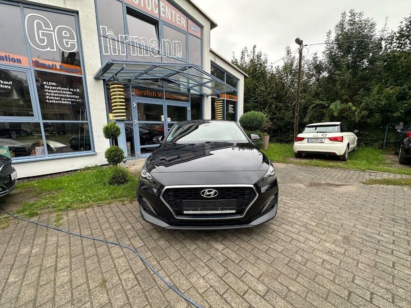 Hyundai i30 Fastback Fastback 1.4 T-GDI 140.000 km 11.990 € Rudolstadt 07407