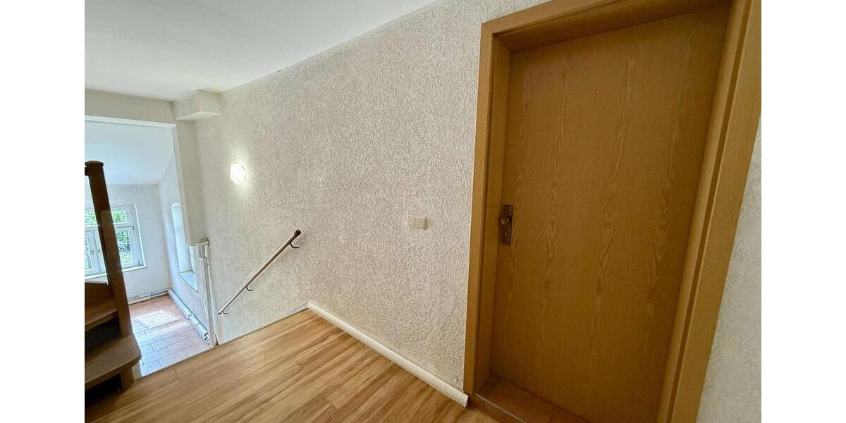 Etagenwohnung Döbeln - 4 Zimmer, 121 m&sup2;, 750&euro; | Angebot:26183314