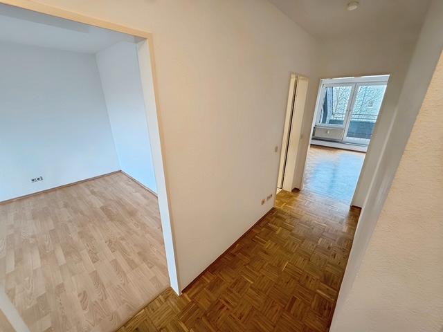 Dachgeschoßwohnung Trier Kürenz - 2 Zimmer, 60 m&sup2;, 750&euro; | Angebot:25607117