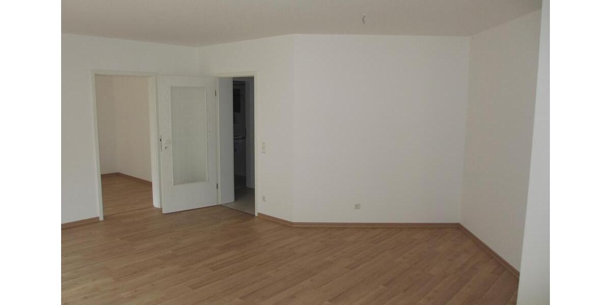 Etagenwohnung Plauen Bahnhofsvorstadt - 2 Zimmer, 72 m&sup2;, 360&euro; | Angebot:26548295
