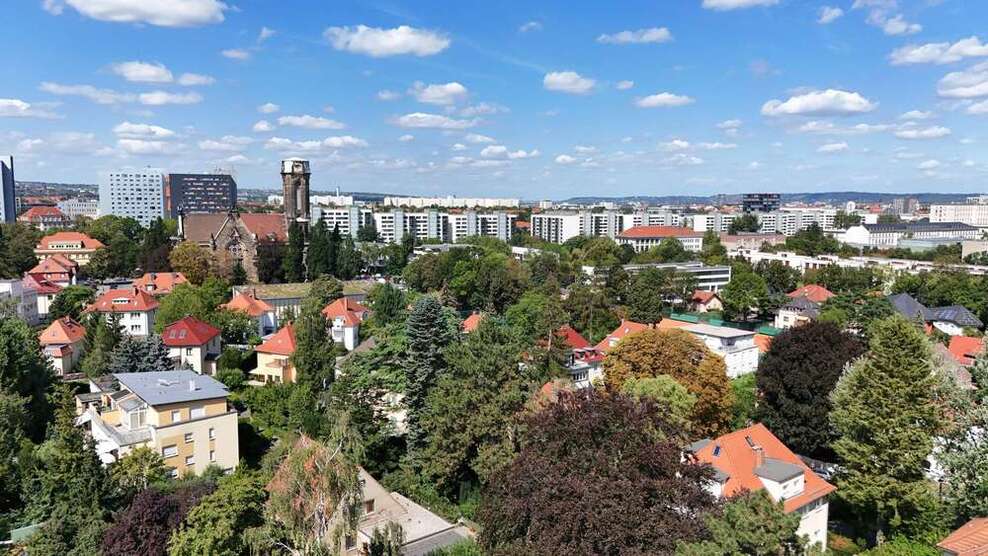 Stilvolle Stadtvilla: Historischer Charme & moderne Ausstattung – Perfekt für Wohnen und Arbeiten zimmer