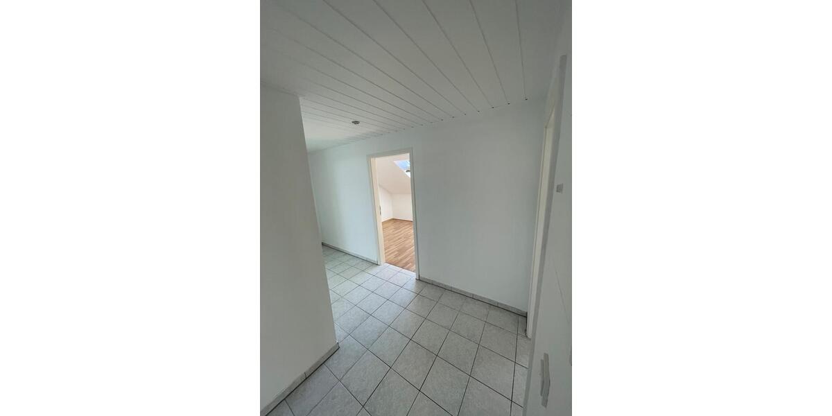 Dachgeschoßwohnung Hockenheim - 3 Zimmer, 77 m&sup2;, 239.000&euro; | Angebot:25396705