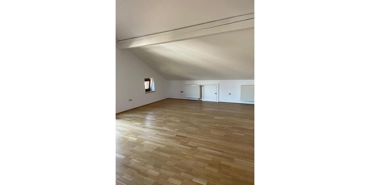 Dachgeschoßwohnung Simbach am Inn - 2 Zimmer, 75 m&sup2;, 600&euro; | Angebot:26302590