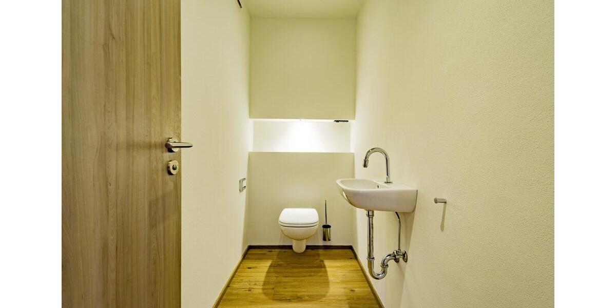 SOFORTBEZUG – 4-Zimmer-Wohnung mit 140 m² und Kachelofen 4 zimmer