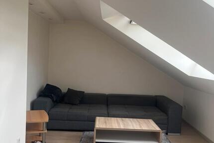 2-Zimmer-Dachgeschosswohnung in ruhiger Lage von Schauenburg-Hoof zimmer