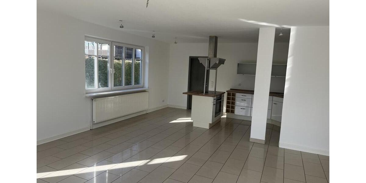 Einfamilienhaus Flensburg Altstadt - 2.5 Zimmer, 196 m&sup2;, 1.500&euro; | Angebot:26089471