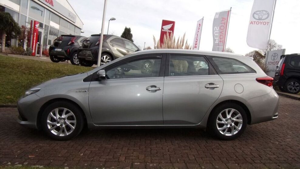 Auris Touring Sports