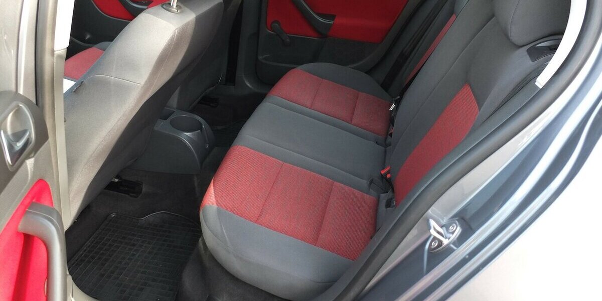 VW Golf TRENDLINE KLIMAAUTOMATIK 5-TÜRIG 132.115 km 4.904 &euro; Köln 50858