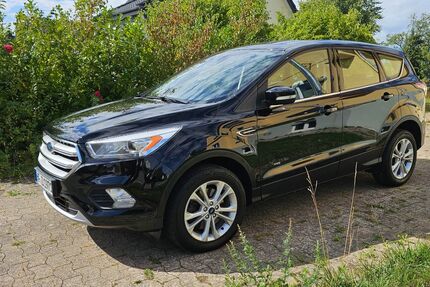 Ford Kuga 188.000 km 10.900 &euro; Rödinghausen 32289
