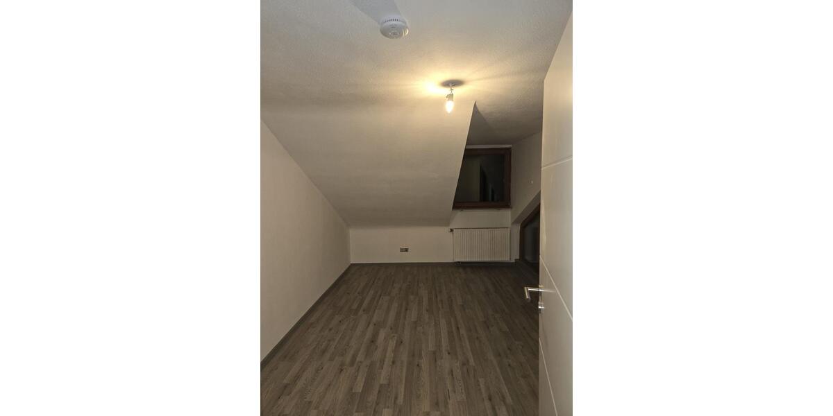 Dachgeschoßwohnung Pforzheim Brötzingen - 2 Zimmer, 75 m&sup2;, 850&euro; | Angebot:24237373