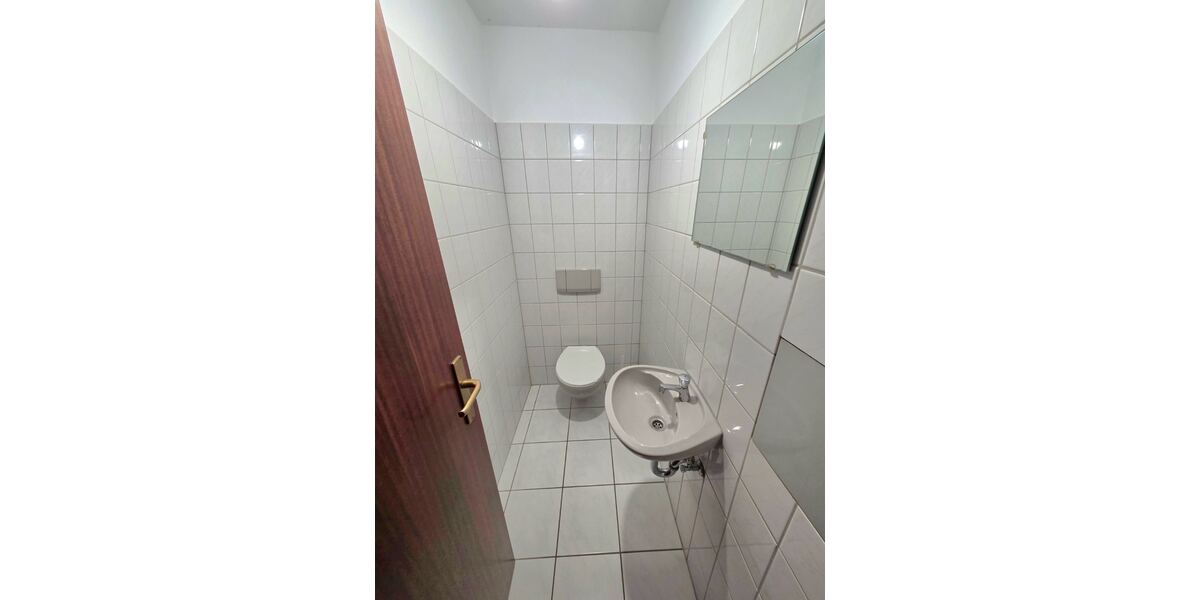 2-Zimmer-Wohnung mit PKW-Stellplatz! Barrierefrei! Ideal für Eigennutzer oder Kapitalanleger! - Erdgeschoßwohnung Burgstädt | Angebot:25645940