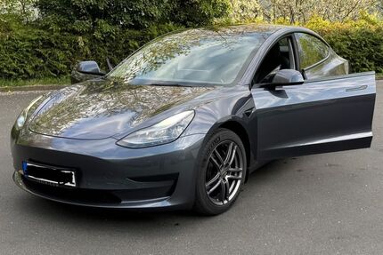 Tesla Model 3 34.000 km 25.500 &euro; Niederaula 36272