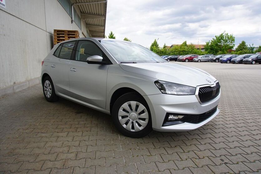 Skoda Fabia 19.580 km 14.950 € Parkstetten 94365