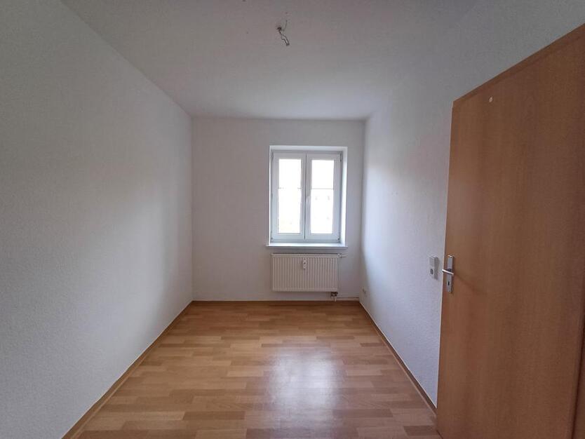 Wohnung mit Einbauküche inclusive - 2. OG rechts zimmer