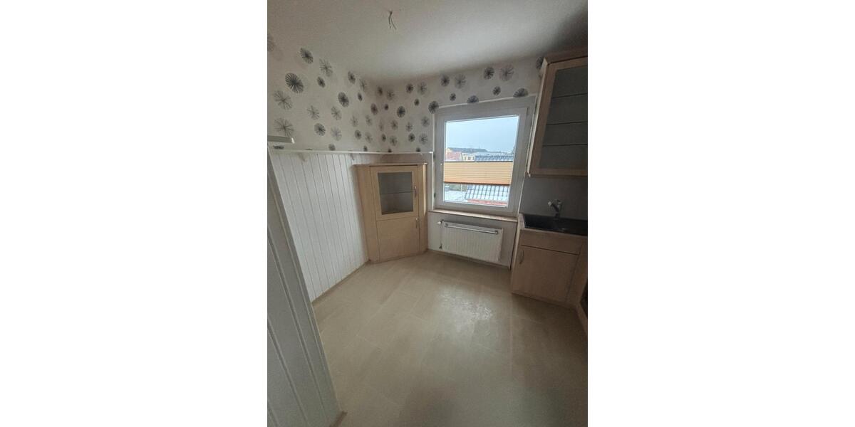 Etagenwohnung Jarmen - 5 Zimmer, 100 m&sup2;, 1.000&euro; | Angebot:26606275