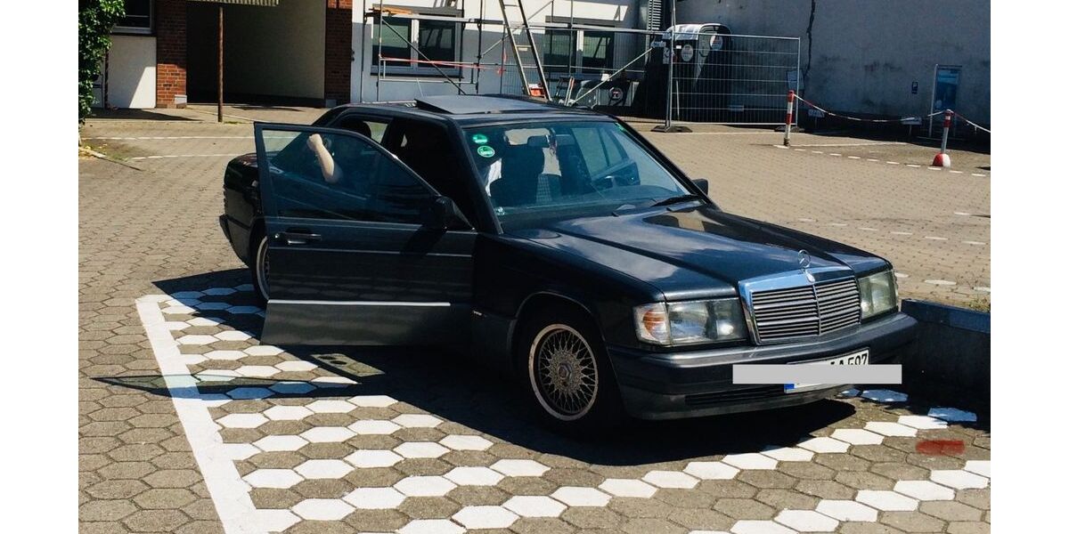 Mercedes-Benz 190 174.000 km 7.255 &euro; Wedel 22880