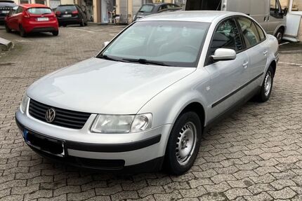 VW Passat 195.000 km 999 &euro; Bielefeld 33647