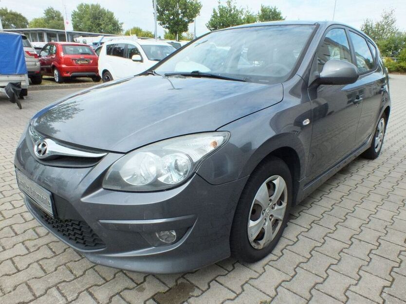 i30