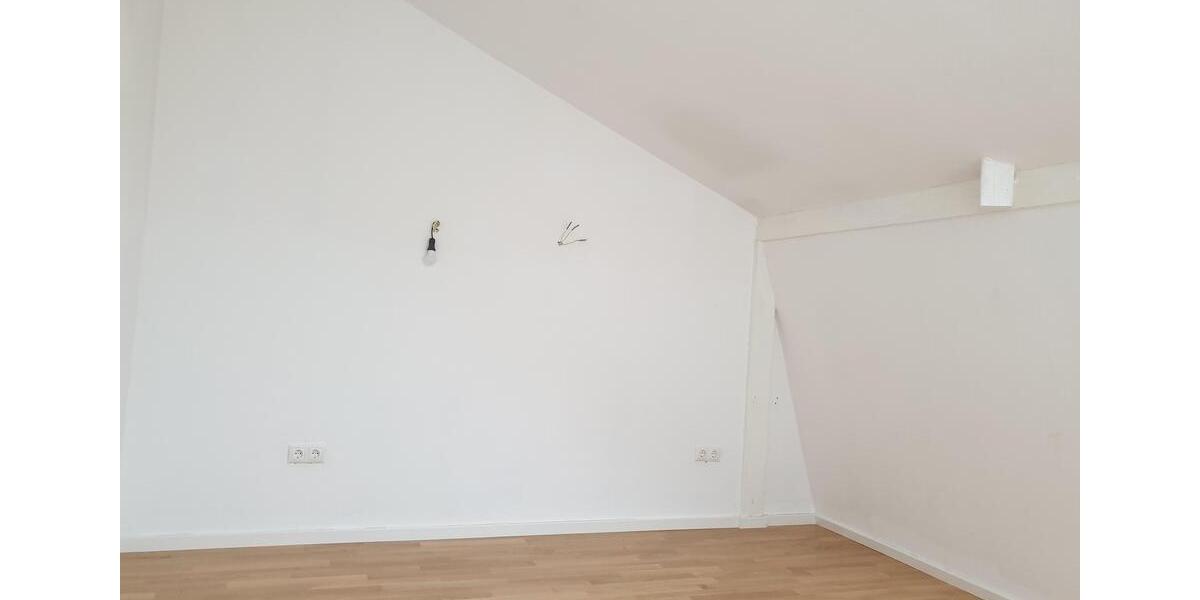 Dachgeschoßwohnung Frankfurt am Main Unterliederbach - 3.5 Zimmer, 74 m&sup2;, 1.240&euro; | Angebot:26611209