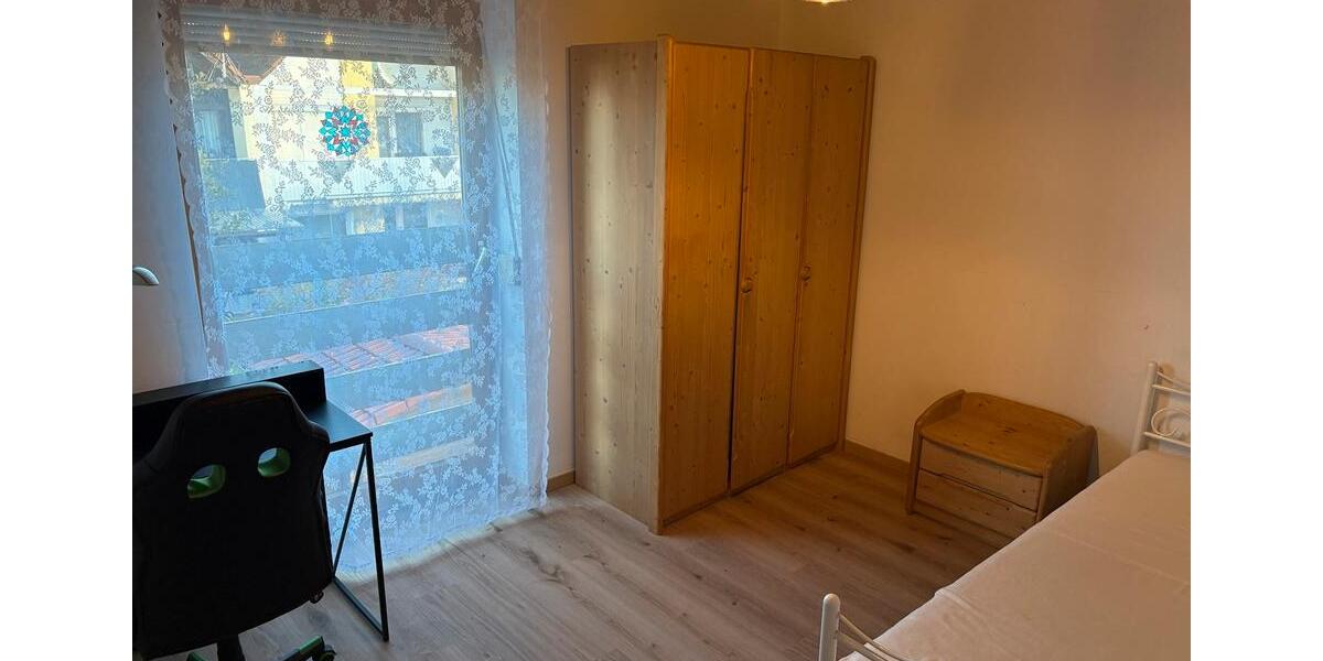 Etagenwohnung Kösching - 4 Zimmer, 160 m&sup2;, 480&euro; | Angebot:25996055