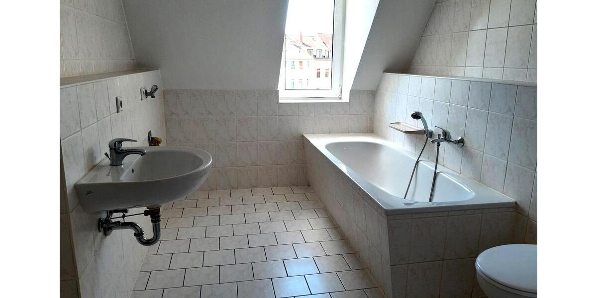 Dachgeschoßwohnung Döbeln - 3 Zimmer, 60 m&sup2;, 45.000&euro; | Angebot:27693936