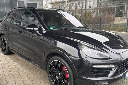 Porsche Cayenne 194.200 km 27.850 &euro; Paderborn 33102